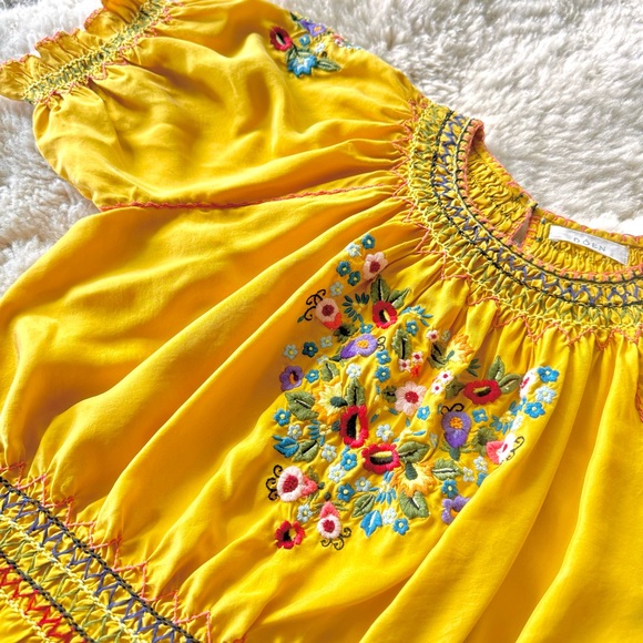 💋SOLD💋✨💛💐DÔEN  ‘Antonella’ Embroidered Floral Heart Hungarian Smocked Top XS - Picture 3 of 16